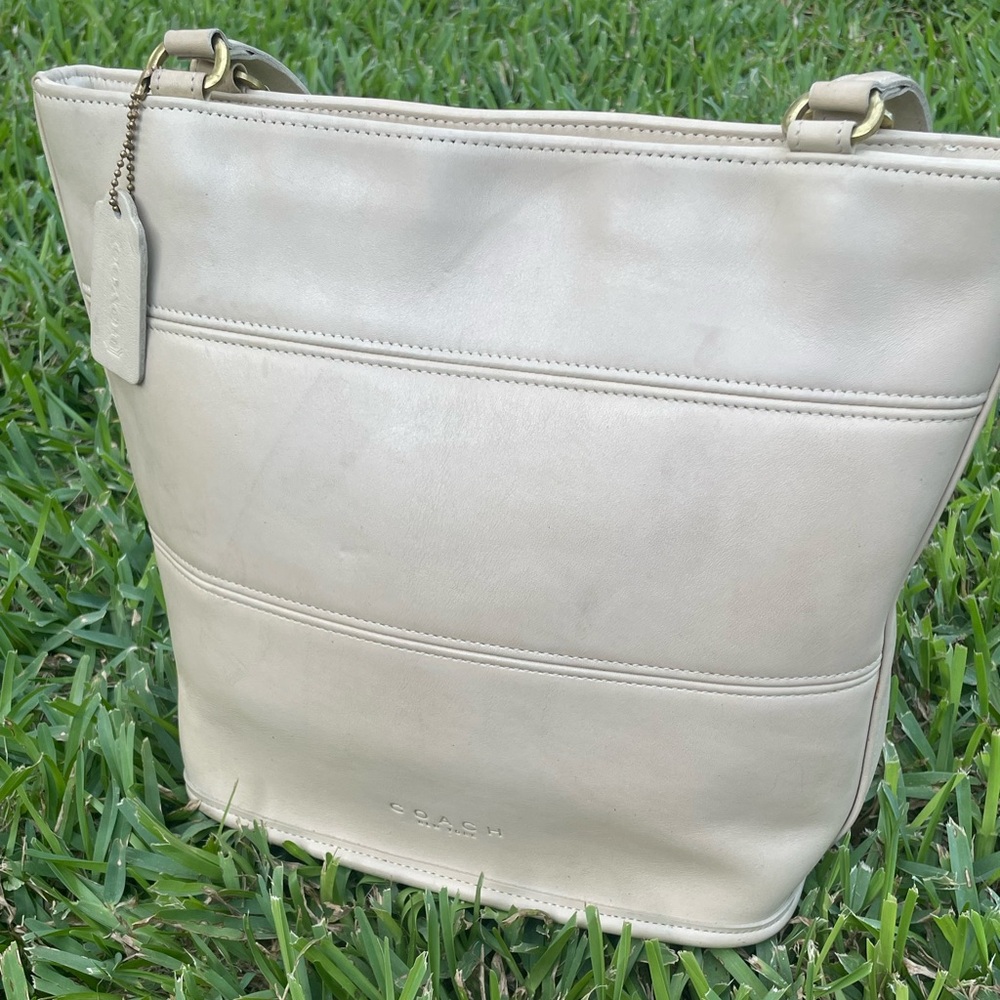 Coach Vintage Cream Leather Shoulder Bag